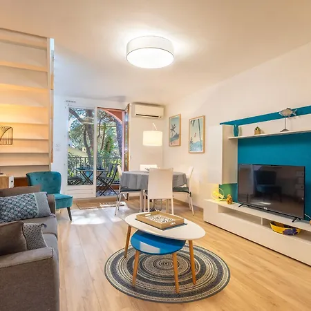 Les Maldives-2 By Interhome